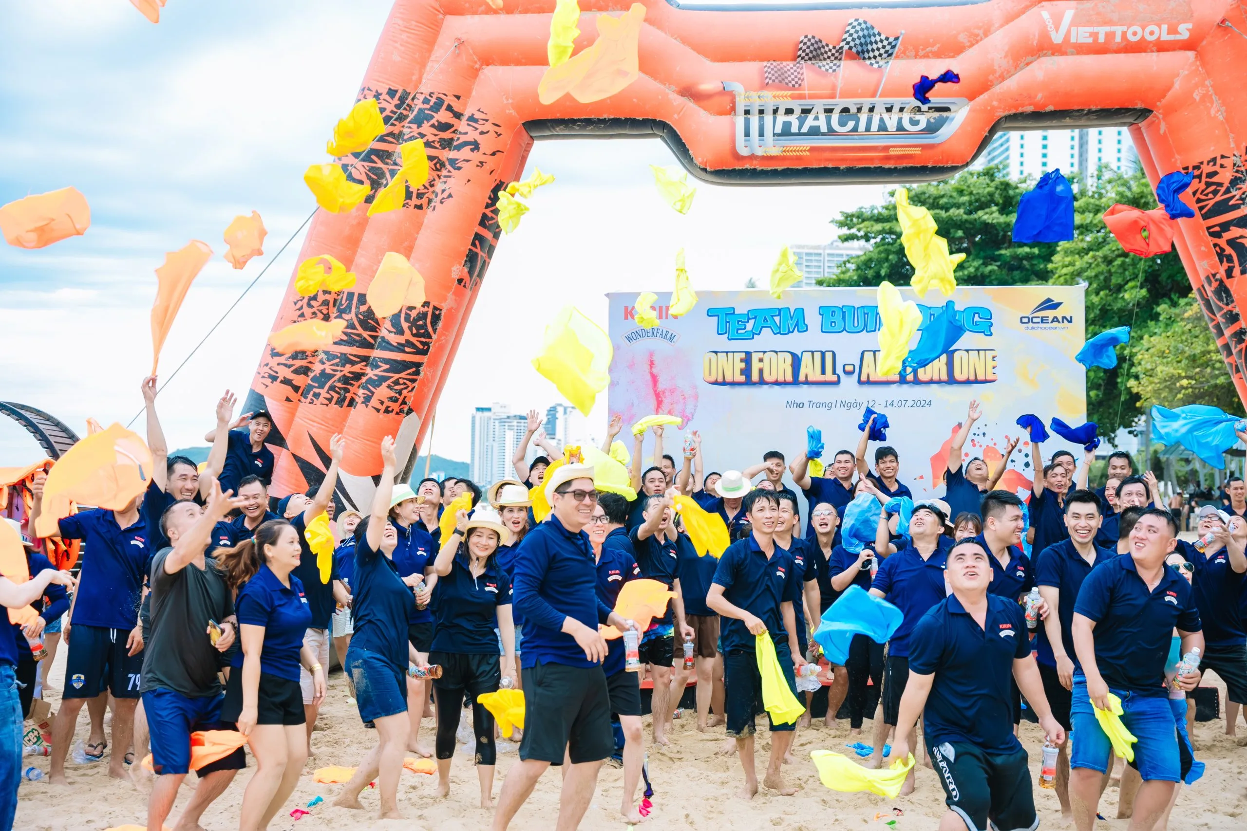 Ý tưởng tổ chức Year End Party kết hợp với Team Building