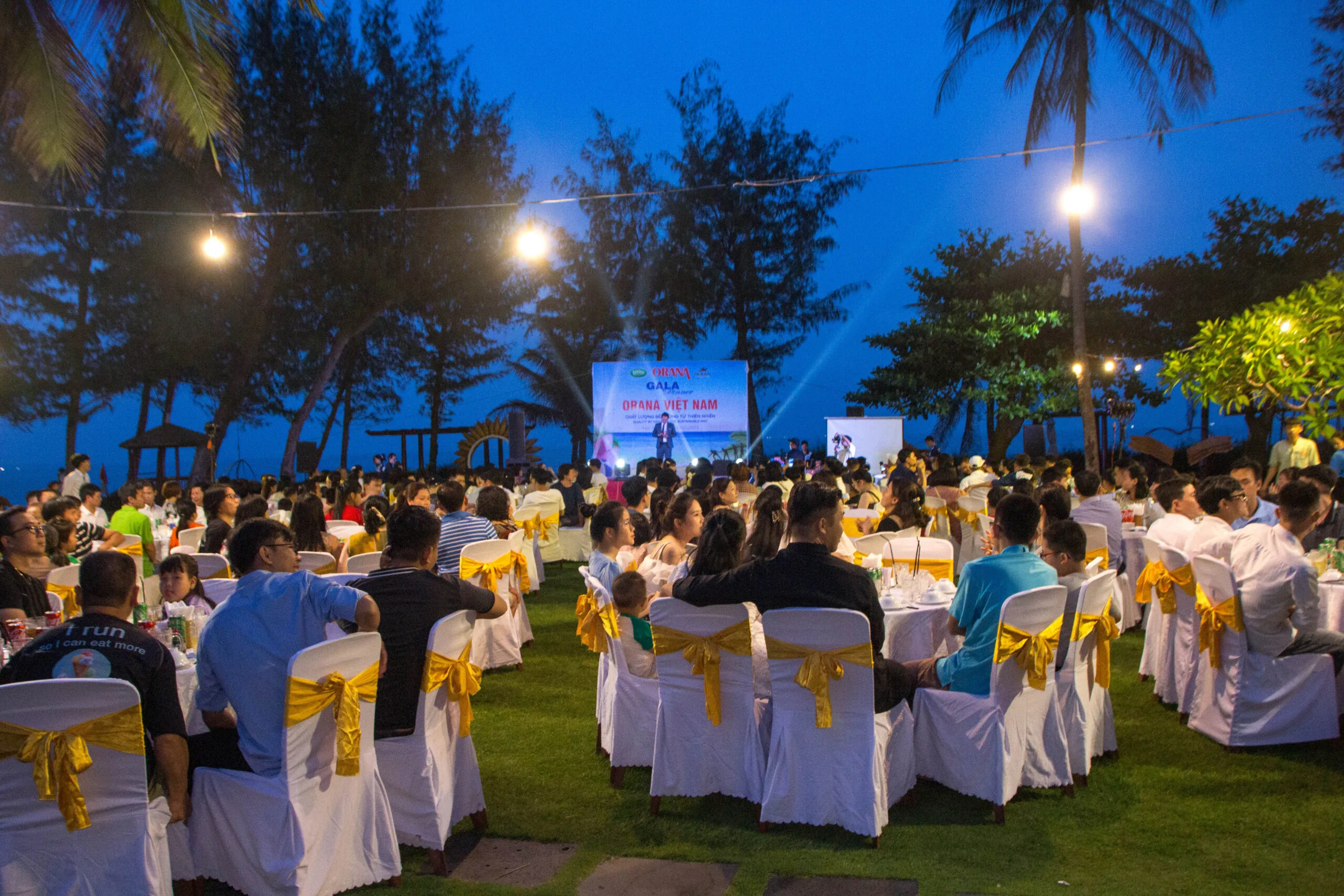 Gala Dinner tại bãi biển