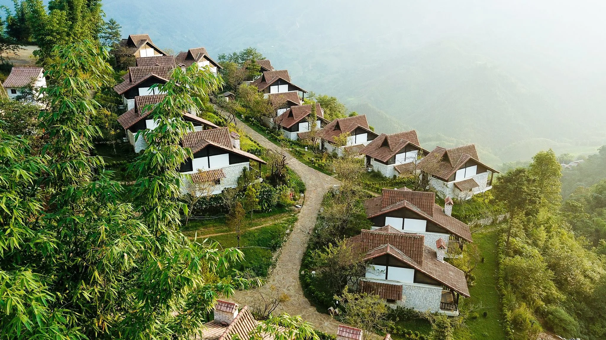 Đi Sapa nên ở khách sạn hay homestay