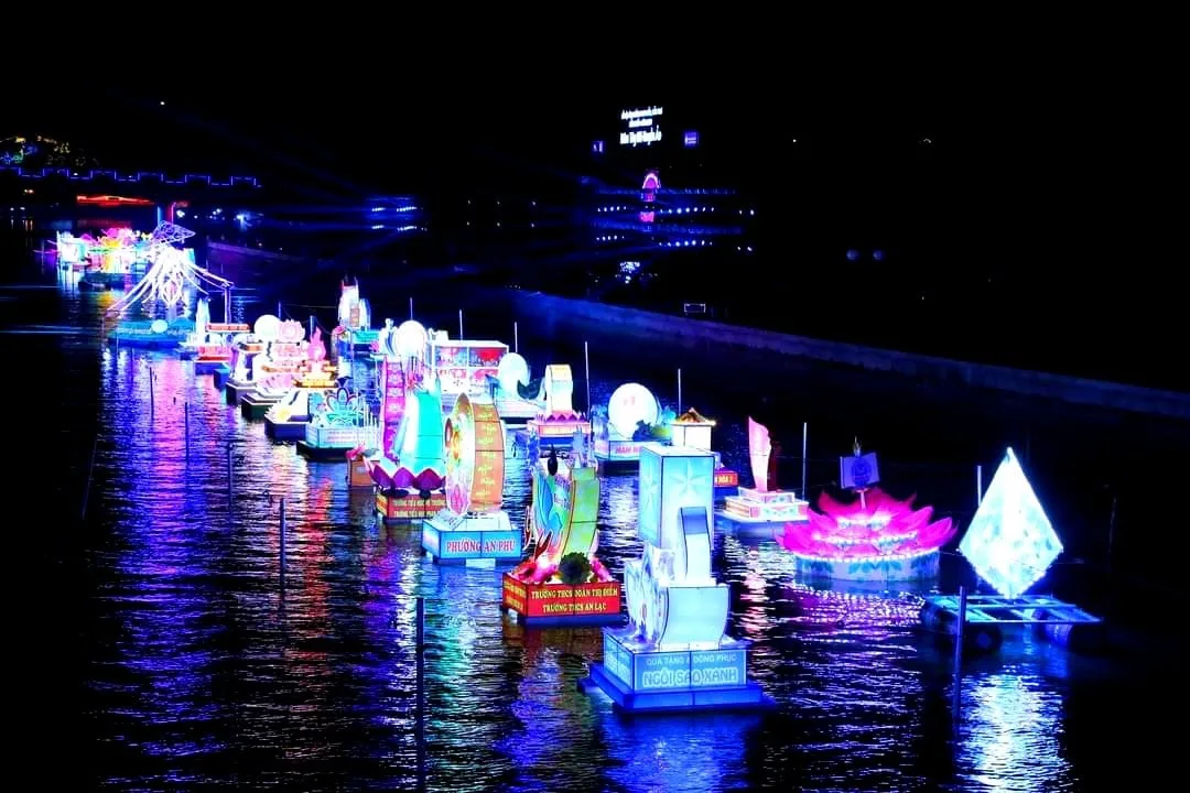 Ngày hội Du lịch - Đêm Hoa Đăng Ninh Kiều, Cần Thơ
