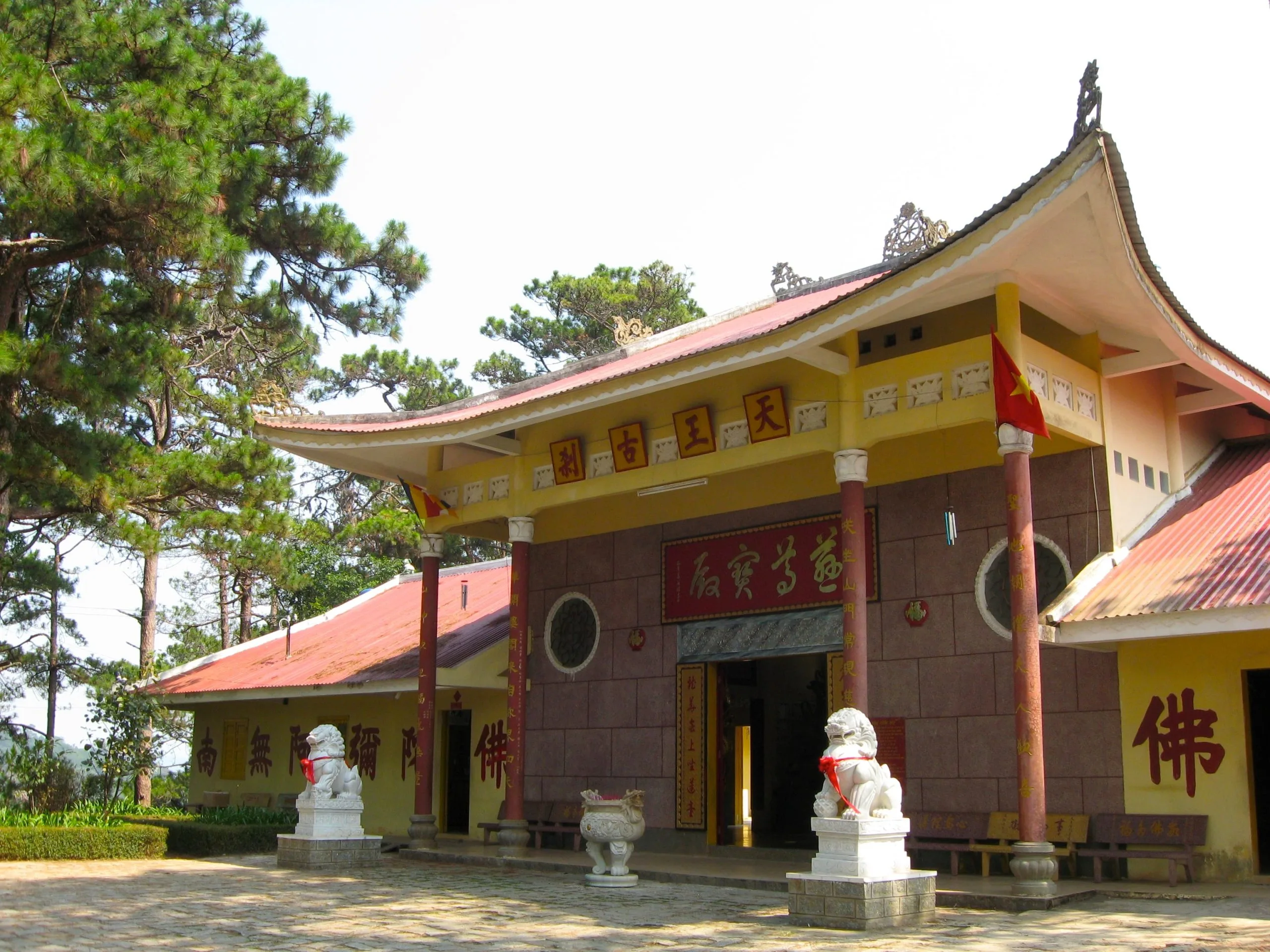 Chùa Đà Lạt linh thiêng
