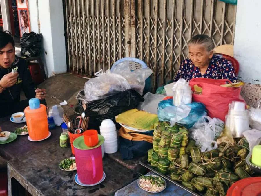 Nem nướng bà Sáu Nha Trang