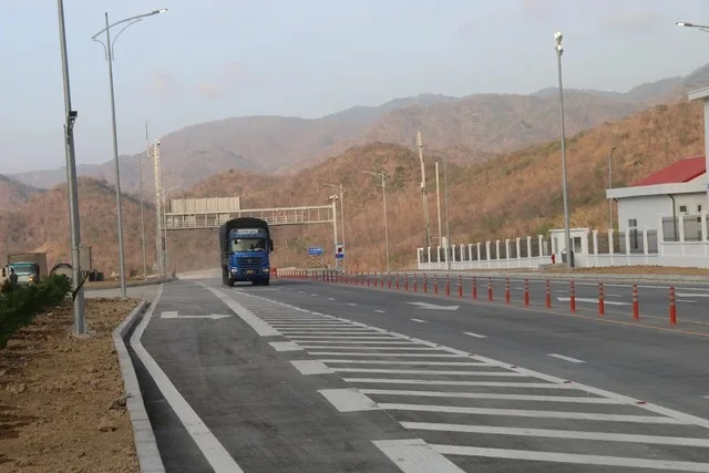 Thông xe đường cao tốc Cam Lâm - Vĩnh Hảo