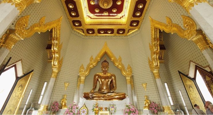 Tượng phật vàng ở chùa Phật Vàng Thái Lan