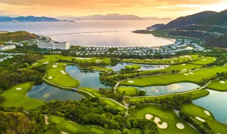 Sân goft tại Vinpearl Nha Trang