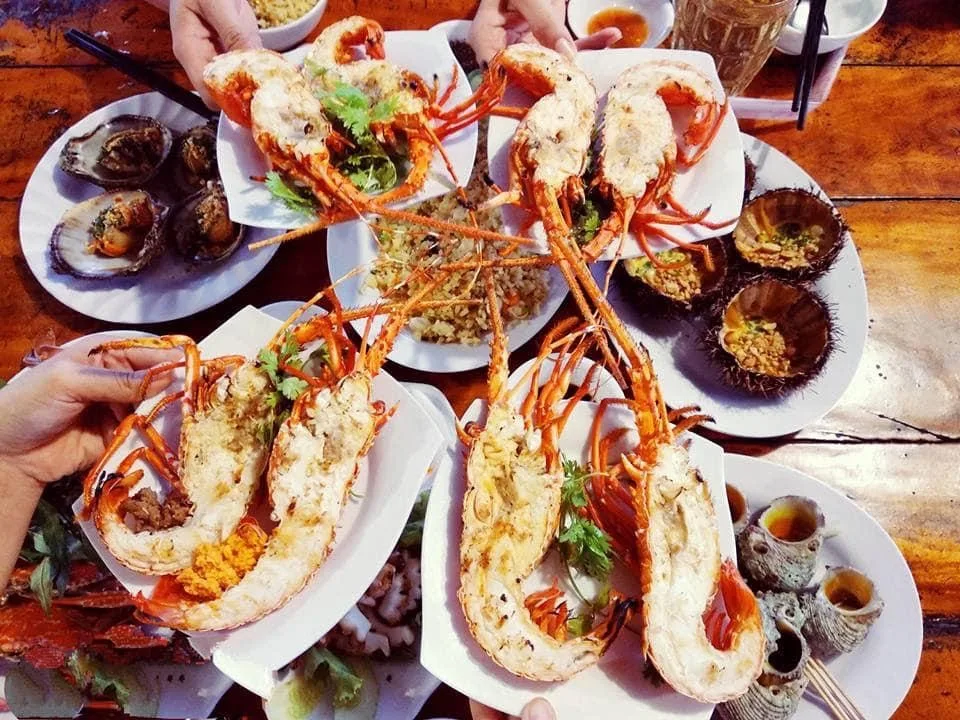 Làng Chài Vĩnh Hy - Điểm Đến Hấp Dẫn Cho Tour Du Lịch Đoàn