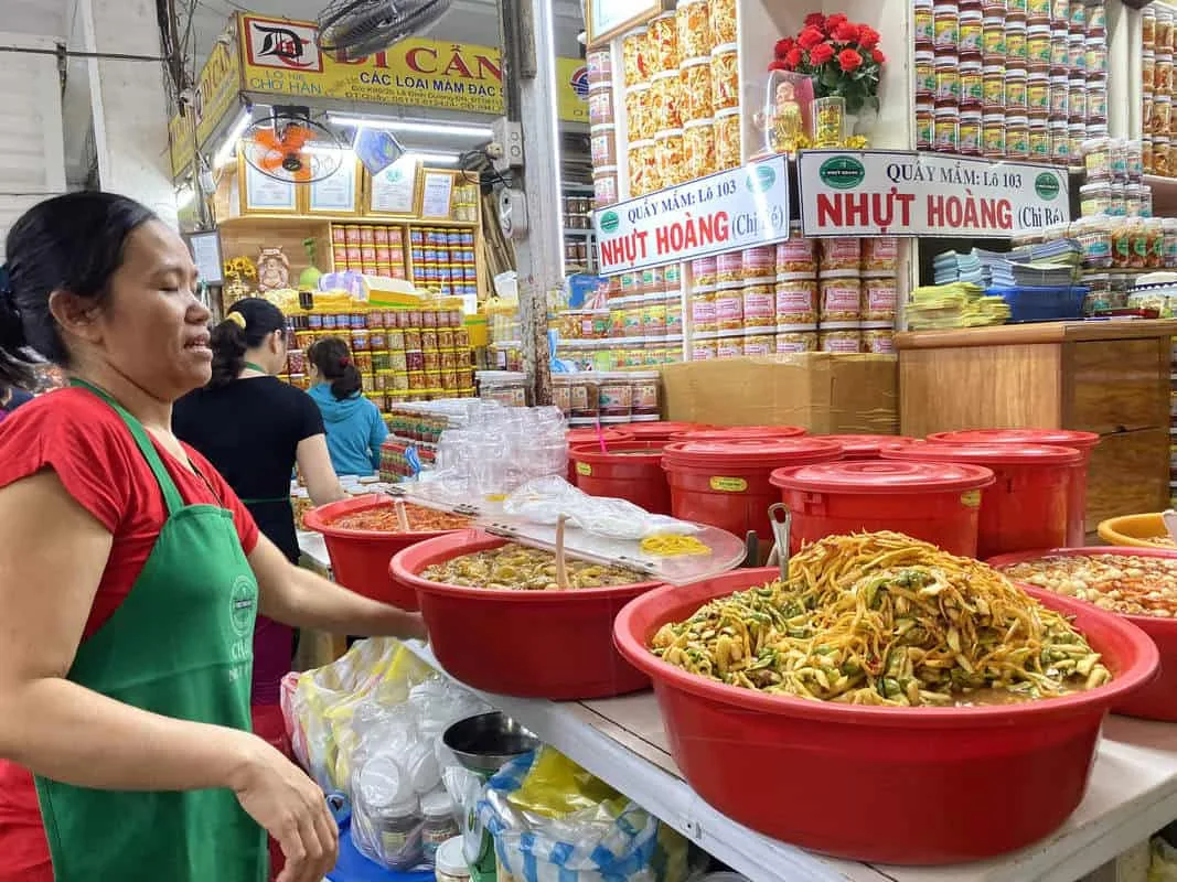 Khám phá ẩm thực chợ Cồn ở Đà Nẵng làm quà