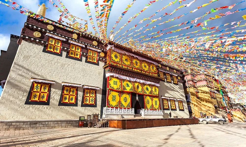 Hành Trình Khám Phá Lệ Giang và Shangri La: Cẩm Nang Du Lịch Thiên Đường Hạ Giới