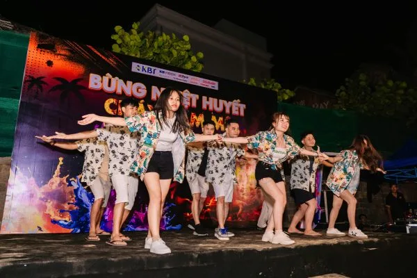 Đoàn khách KBT - Tour Teambuilding Phan Thiết