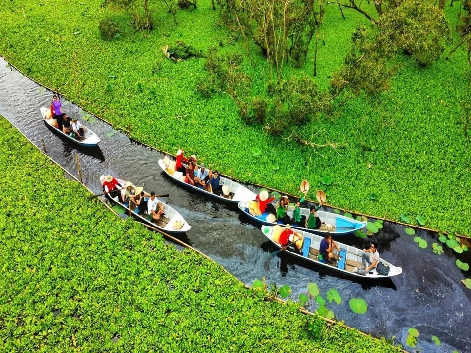 Tour Miền Tây 4 Ngày 3 Đêm: Hành Trình Khám Phá Lục Tỉnh Miền Tây