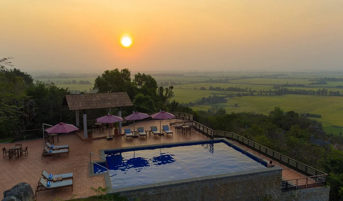 Victoria Nui Sam Lodge - Resort miền Tây