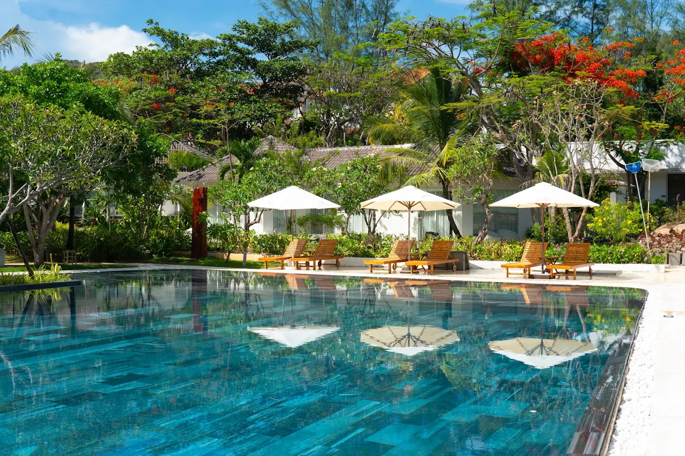 fleur-de-lys-resort-spa-long-hai