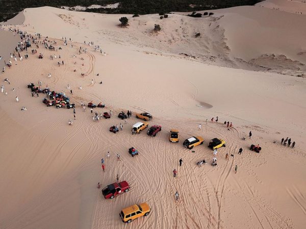 doi-cat-bay-mui-ne