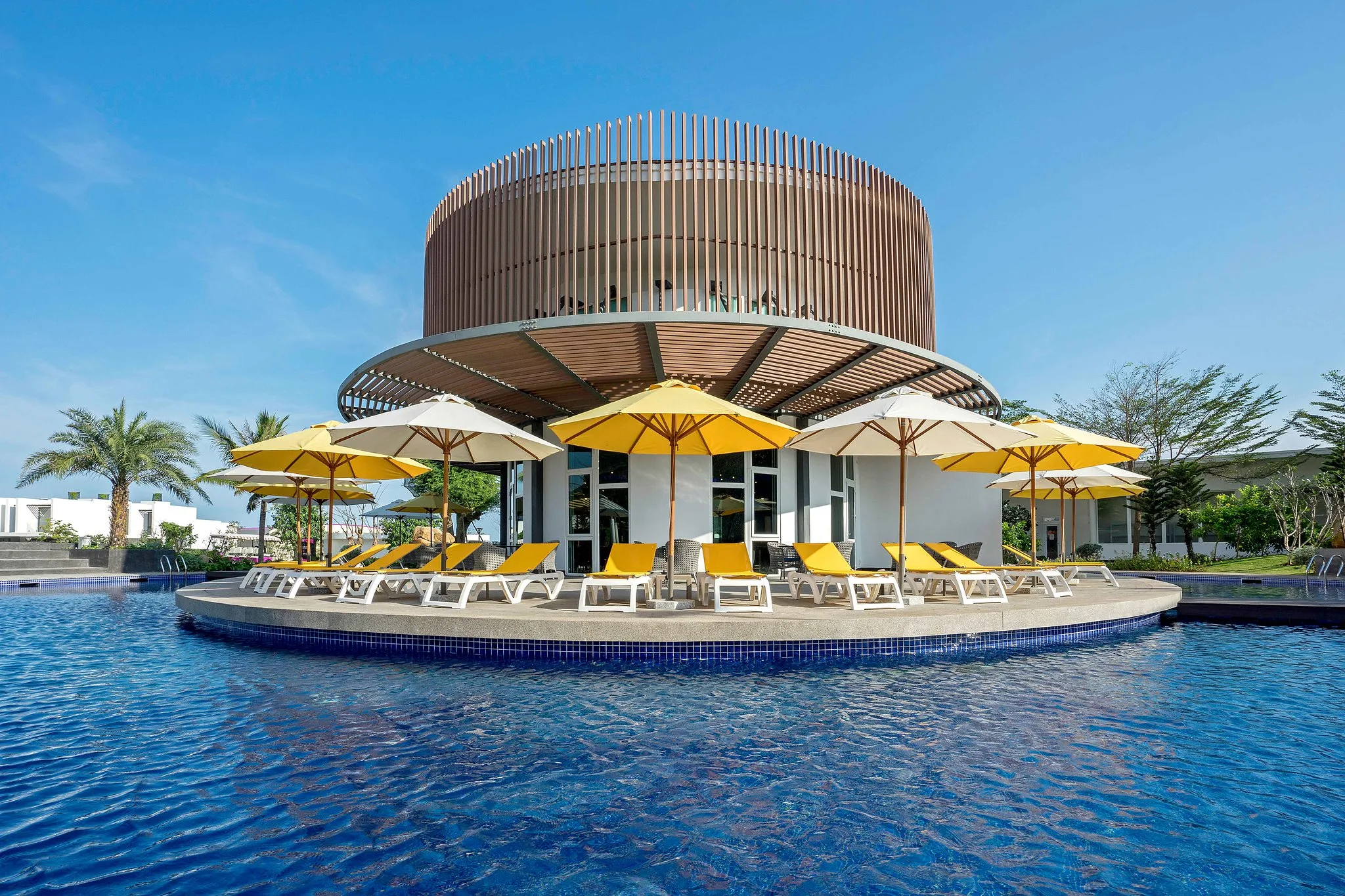 ho-boi-vo-cuc-tai-oceanami-resort-1
