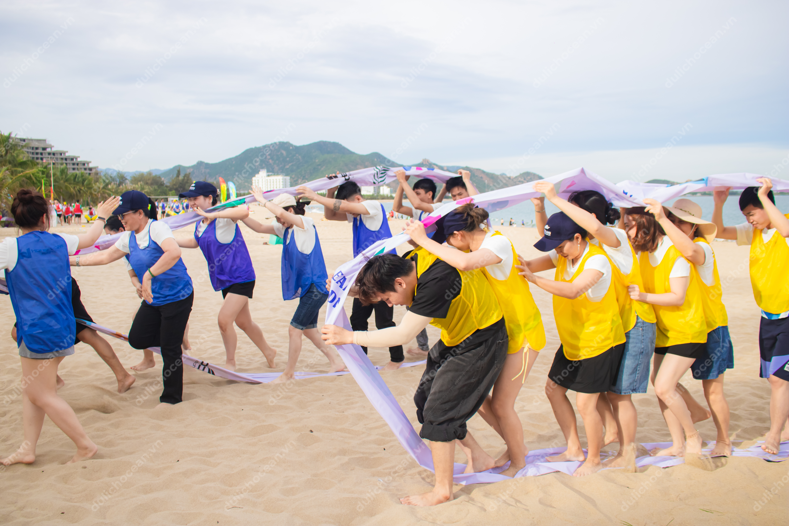 tro-choi-team-building-banh-xe-dong-doi