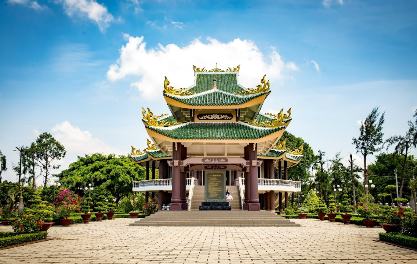 du-lich-mien-tay-khu-lang-mo-cu-nguyen-dinh-chieu
