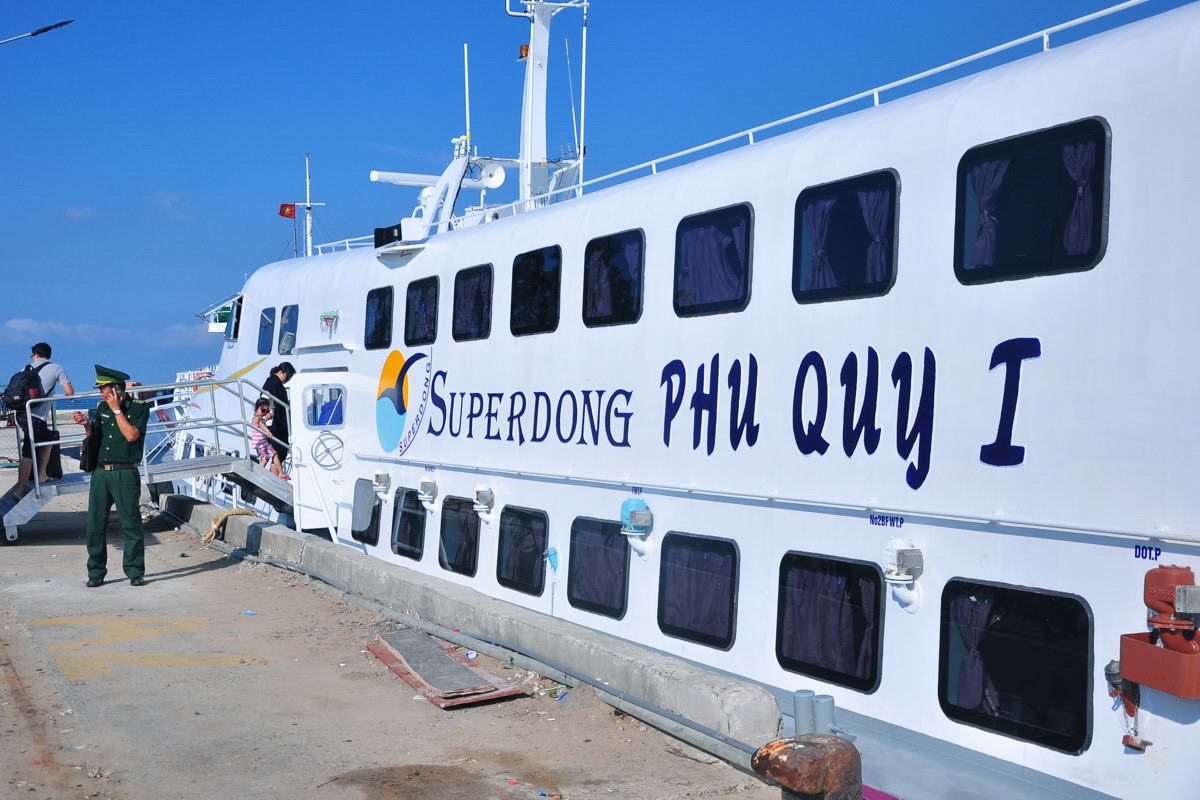 tau-phan-thiet-phu-quy-superdong